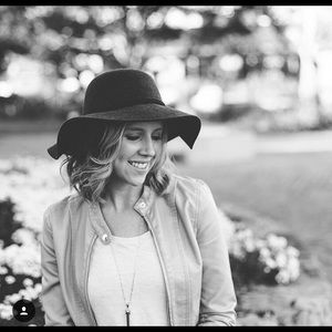 Meet your Posher, Elizabeth